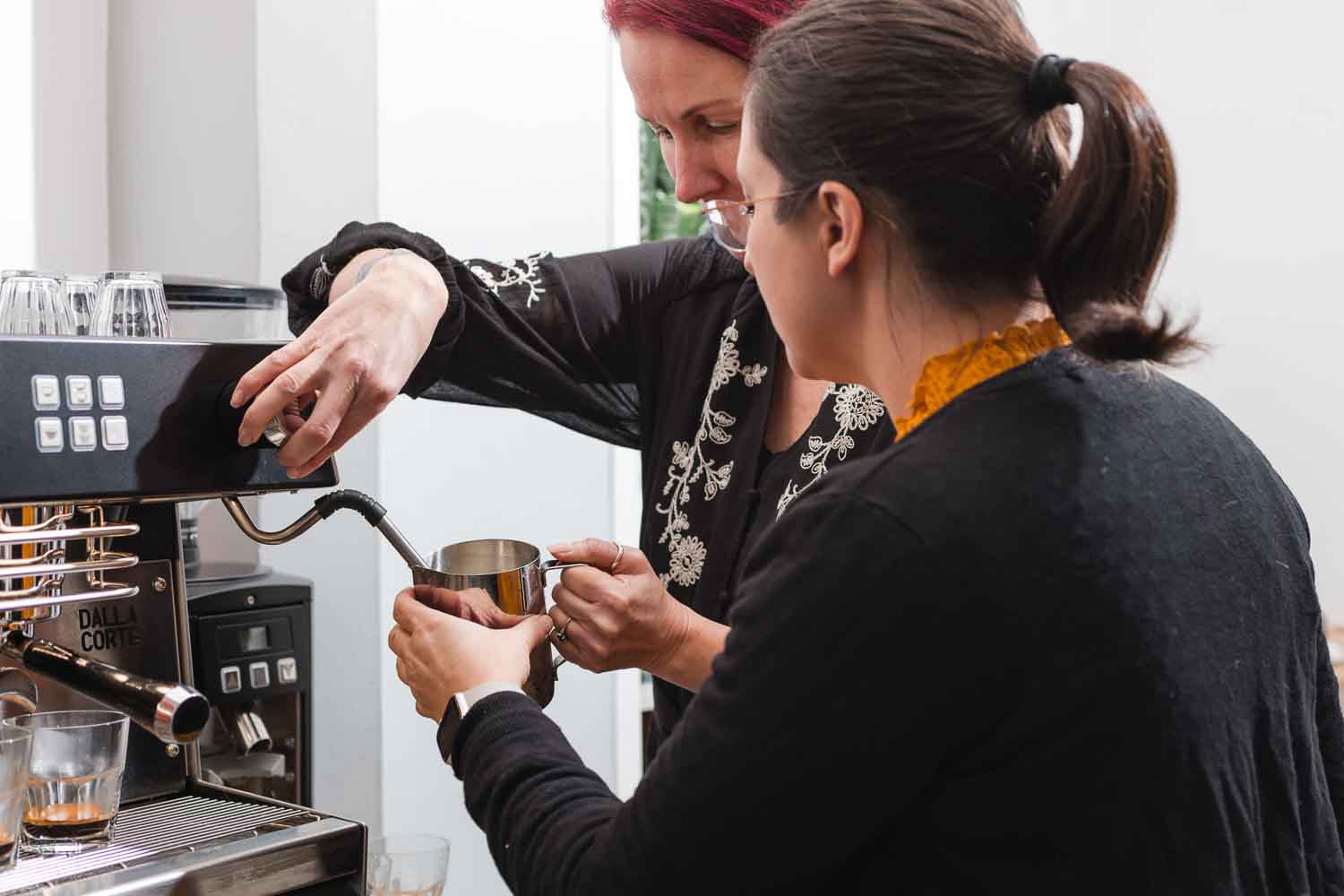 Coffee training course in Essex – Learn about coffee origins, roasting, extraction, and milk texturing in a hands-on workshop at Dash Coffee Lab.